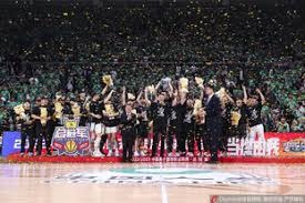 妻子祝贺塞鸟：无比骄傲，你就像一道光照亮了我们全家的生活